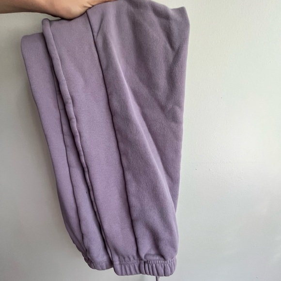 Aritzia Cozy Fleece Boyfriend Sweatpants in purple and size S. - Picture 1 of 2